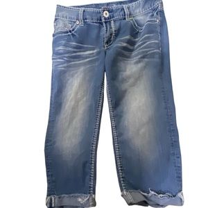ARIYA Capri Blue Jeans Distressed Denim Medium Wash 5 Pocket Capris JRs Size 5/6